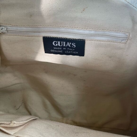 Guia’s made in Italy off white pebble leather Satchel with gold tone har… - Picture 9 of 12